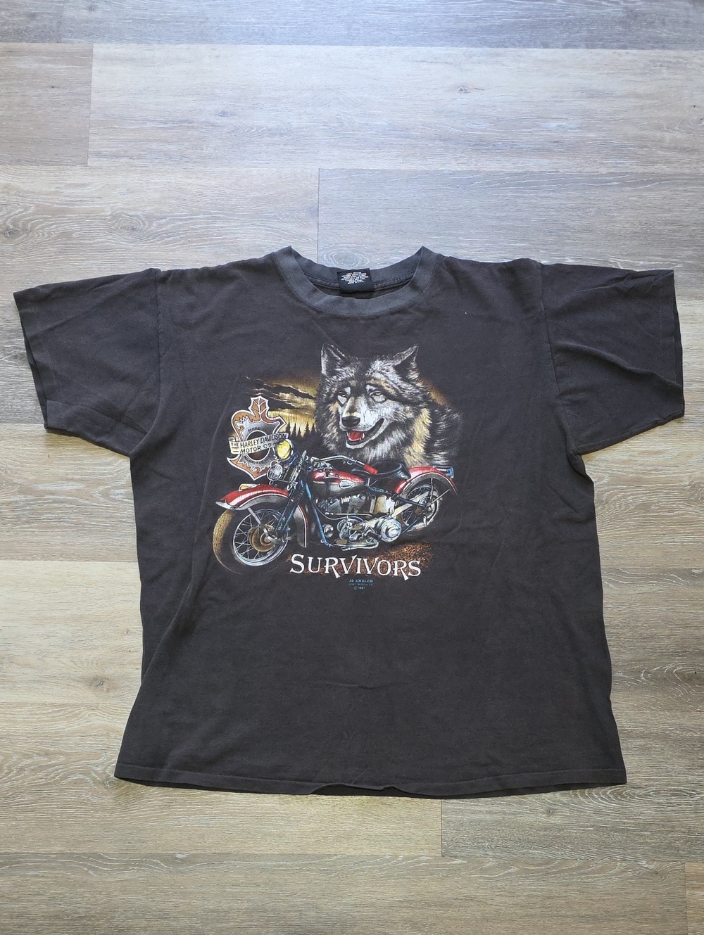 GRAIL VNTG 1991 3D Emblem Style Harley-Davidson Wolf Survivors Graphic Tee XL